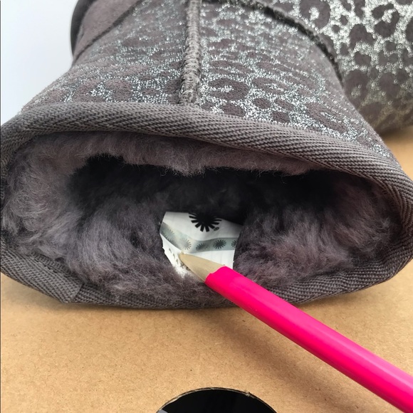 UGG Classic II Glitter Leopard - Picture 5 of 6